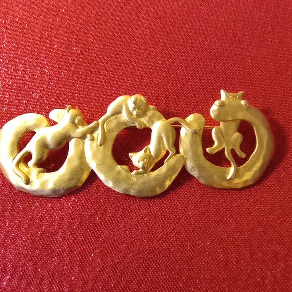 JJ Jewelry - Vintage JJ goldtone pin brooch 4 playing kittens
